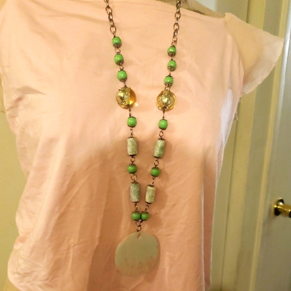 Source Unknown Jewelry - Green and Silver Burma Jadeite Beaded Necklace W/ Jade Stone Pendant